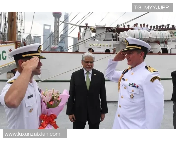 墨西哥足球传奇人物库阿乌特莫克的辉煌生涯与对足球的深远影响